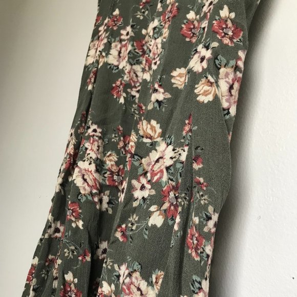 American Eagle Flowered Dress size Small - Picture 7 of 7